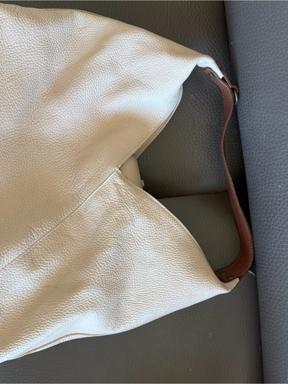 Sundance Stunning Women’s Cream Leather Hobo Bag with Brown Strap - Picture 5 of 11